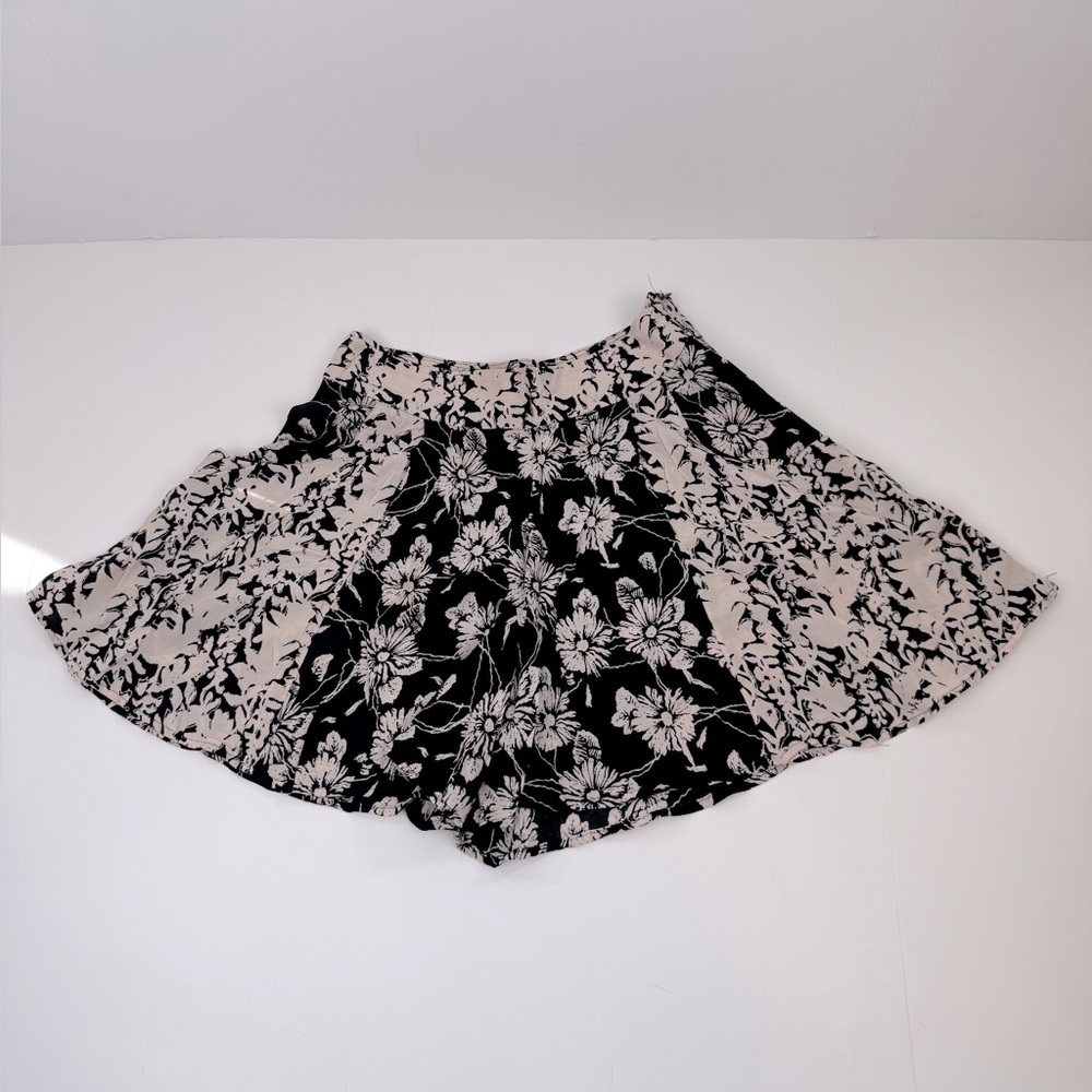 Free People Flowy Shorts Women’s 0 Black & Cream Floral Print High Rise Pockets
